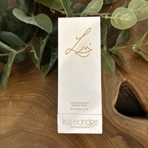 NIB / LISA ELDRIDGE Seamless Skin Enhancing No. 40 Foundation - 30mL / 1 fl. oz.